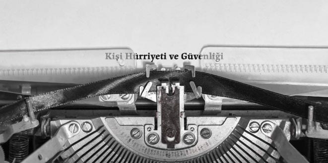 Hâkim Olarak Görev Yapan Başvurucunun Mesleğinden Kaynaklanan Güvencelere Riayet Edilmeksizin Tutuklanması Nedeniyle Kişi Hürriyeti ve Güvenliği Hakkının İhlal Edildiği İddiasının Kabul Edilemez Olduğu