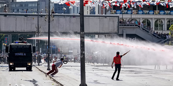 Toplantı ve Gösteri Yürüyüşü Düzenleme Hakkının İhlal Edildiğine İlişkin İddianın Kabul Edilemez Olduğu